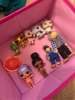 Littlest Pet Shop Mini Figures Playset - Pink Interior